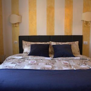 Deluxe Zimmer mit Kingsize-Bett